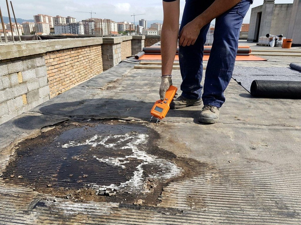 Foto 1 Impermeabilización de cubiertas planas en Vigo frente a filtraciones