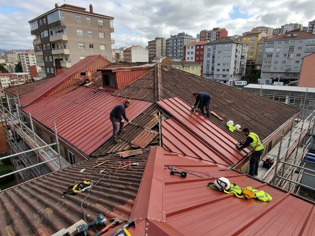 Invierte en tranquilidad gracias a la sustitución de tejados deteriorados en Vigo