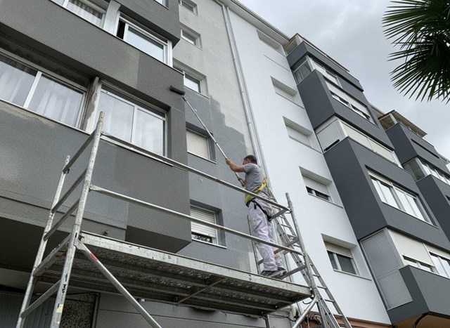 Pintura de fachadas en Vigo: protección y estética duradera - Imagen 1