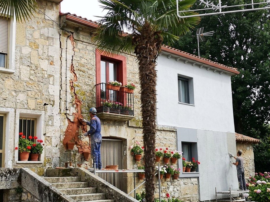 Foto 1 Rehabilitación integral de fachadas en Vigo para renovar tu edificio